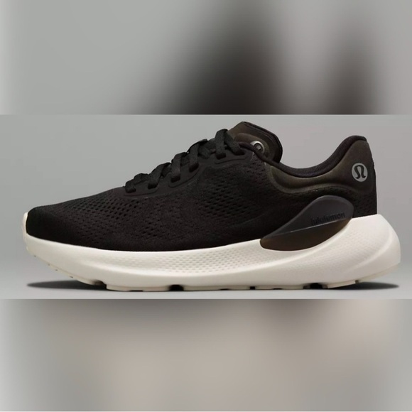 Lululemon Beyondfeel Running Shoes Size 10 - Picture 1 of 17
